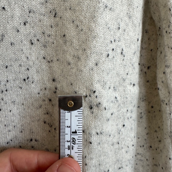 Club Monaco 100% cashmere sweater - Picture 5 of 5